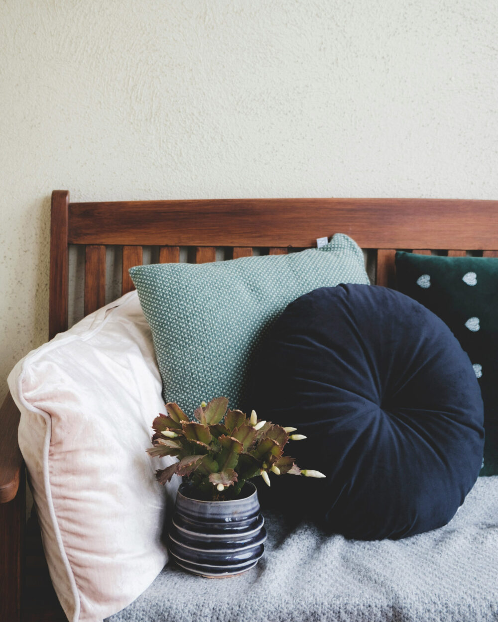 Cushion Lifestyle v2 scaled